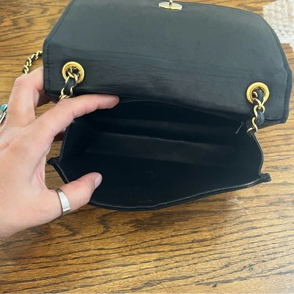 Rare Vintage Chanel Black Velvet Lambskin Chain Single Flap Shoulder Bag - Picture 15 of 16